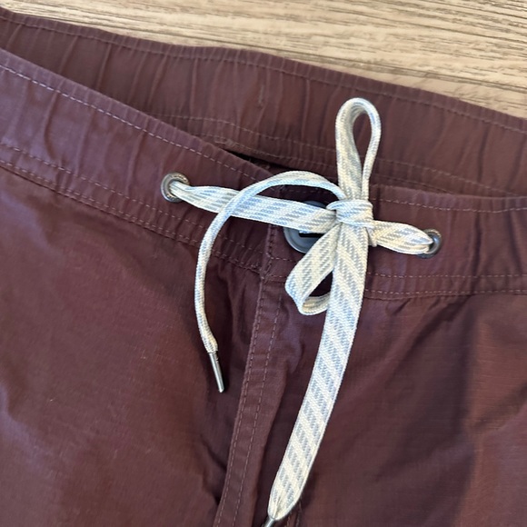 Vuori Ripstop pants- Burgundy - Picture 3 of 4